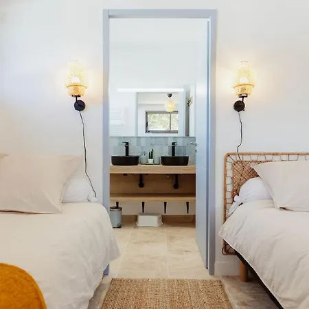 Willa Xo 17 5 Etoiles Ile D'oleron 15 People Jacuzzi 50m De La Vue Vue Marais